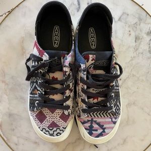 Aztec print Keens